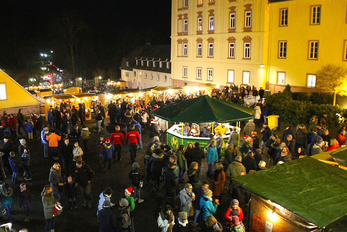 Zum 17. Mal stimmte der traditioneller Schlossmarkt auf die Advents- und Weihnachtszeit ein