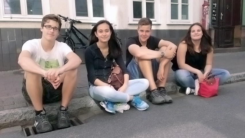 Unsere Jungen und Mädchen des Internats beim Ausflug zur Universitätsstadt Marburg