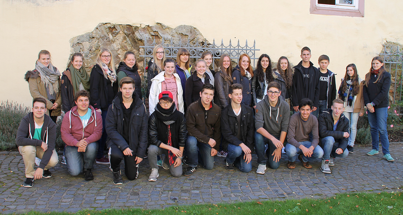 Schüler des Gymnasiums engagieren sich für Flüchtlinge in der Schlossberg-Klinik
