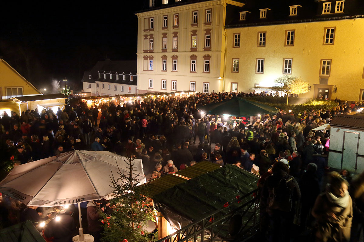 Weihnachtlicher Schlossmarkt stimmte zum 19. Mal auf die Advents- und Weihnachtszeit ein