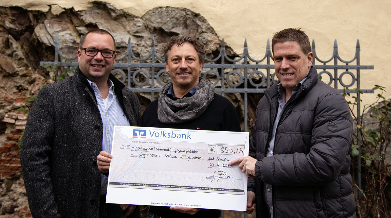 Spende von Jörg Bachhuber vom LB-Catering Stadtallendorf an die Schloss-Schule!