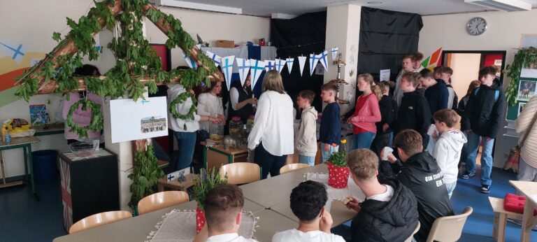 Europa erleben: Realschule Schloss Wittgenstein feiert Europatage mit Ausstellung und Präsentation